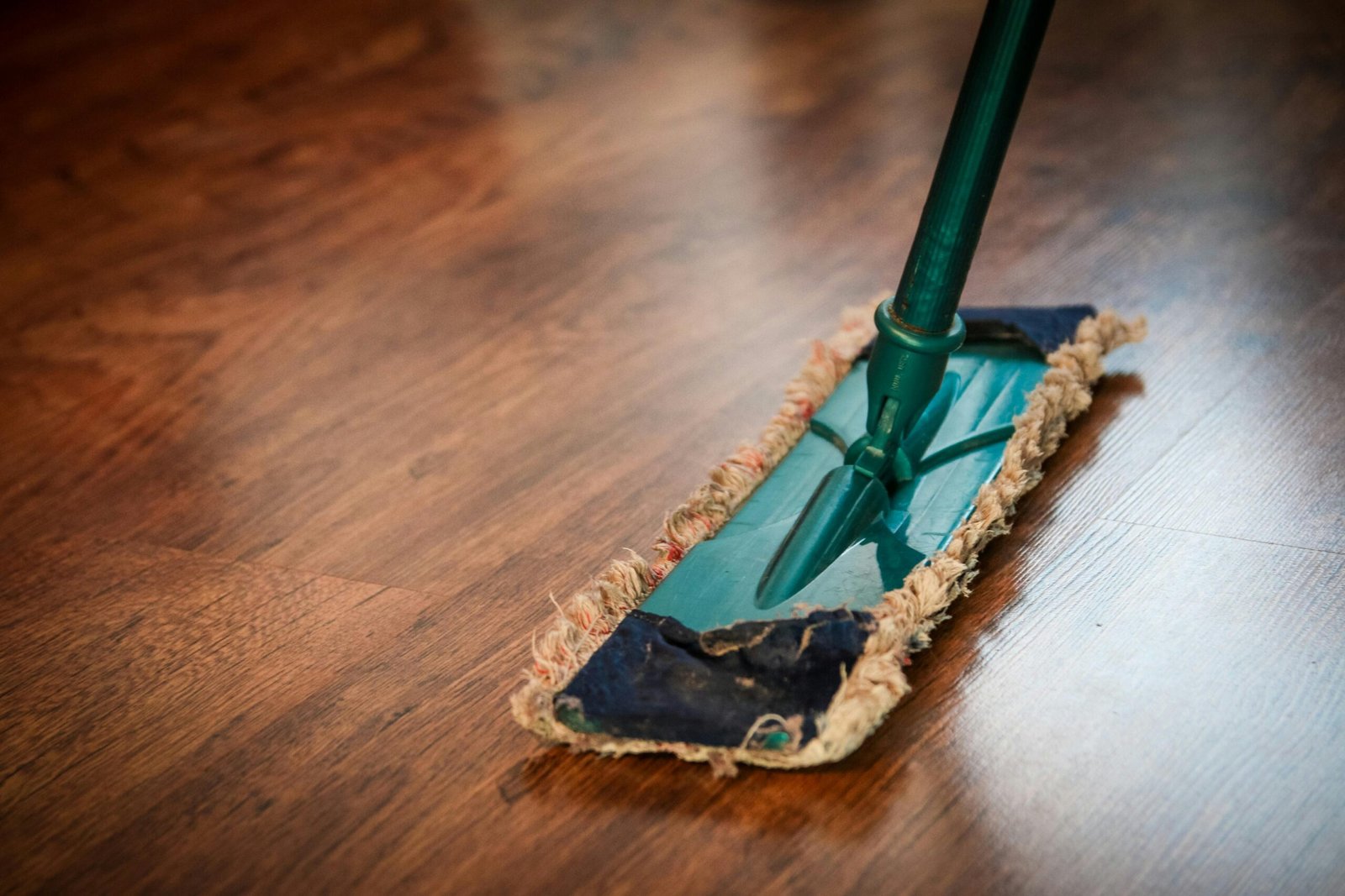 You are currently viewing Cleaning Tips for a Spotless Home: Essential Guide